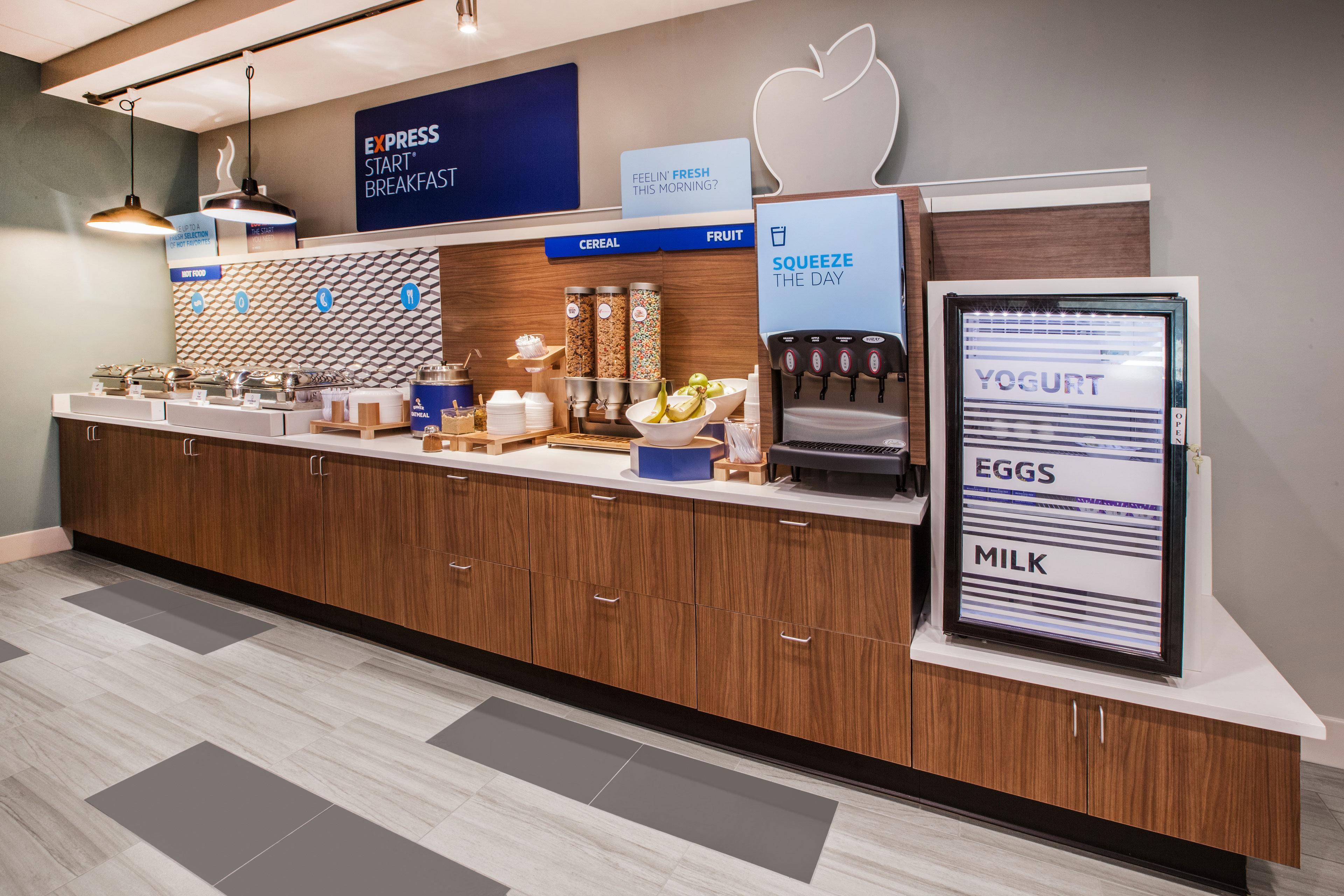 Holiday Inn Express & Suites Alliance By Ihg Bagian luar foto