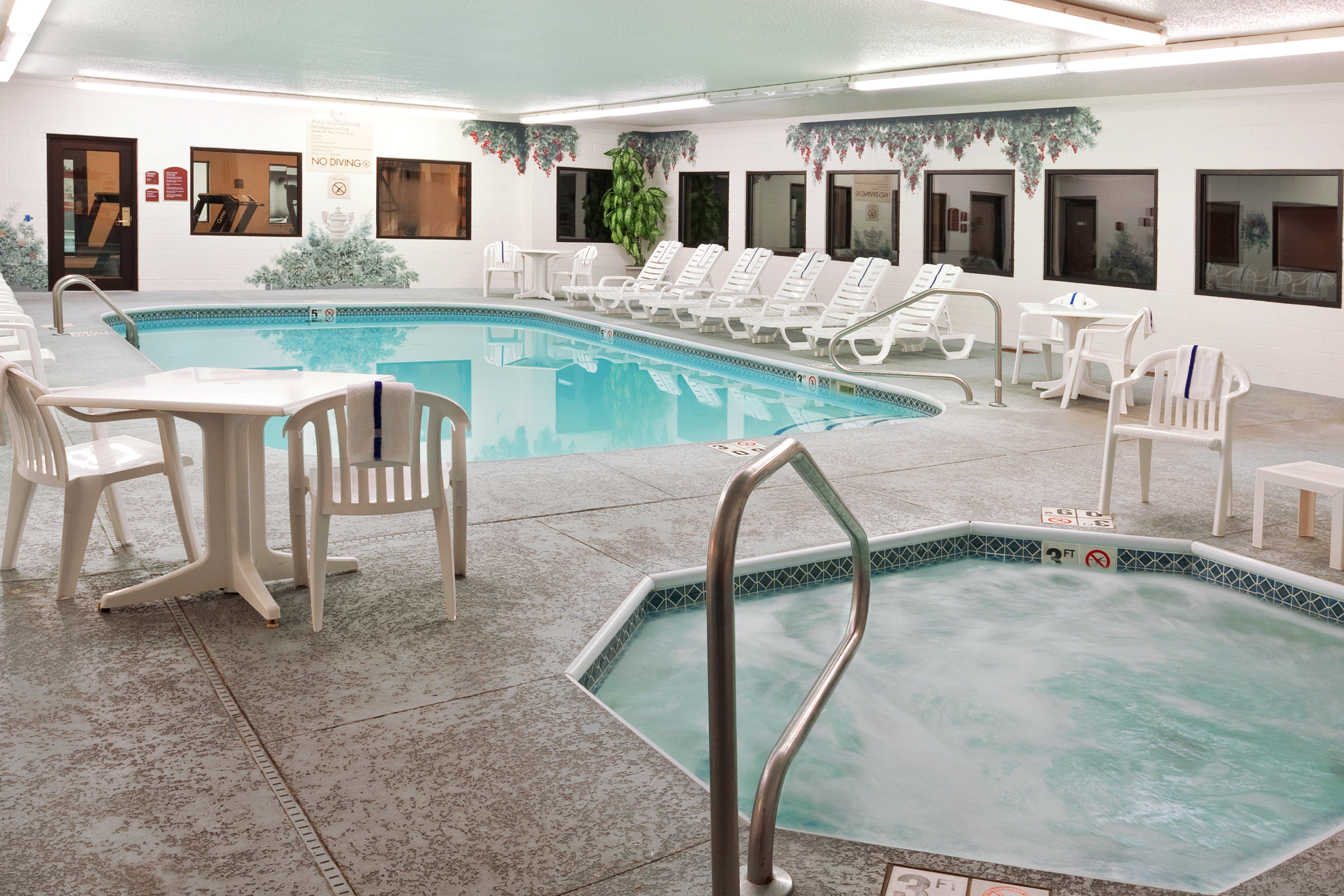 Holiday Inn Express & Suites Alliance By Ihg Bagian luar foto