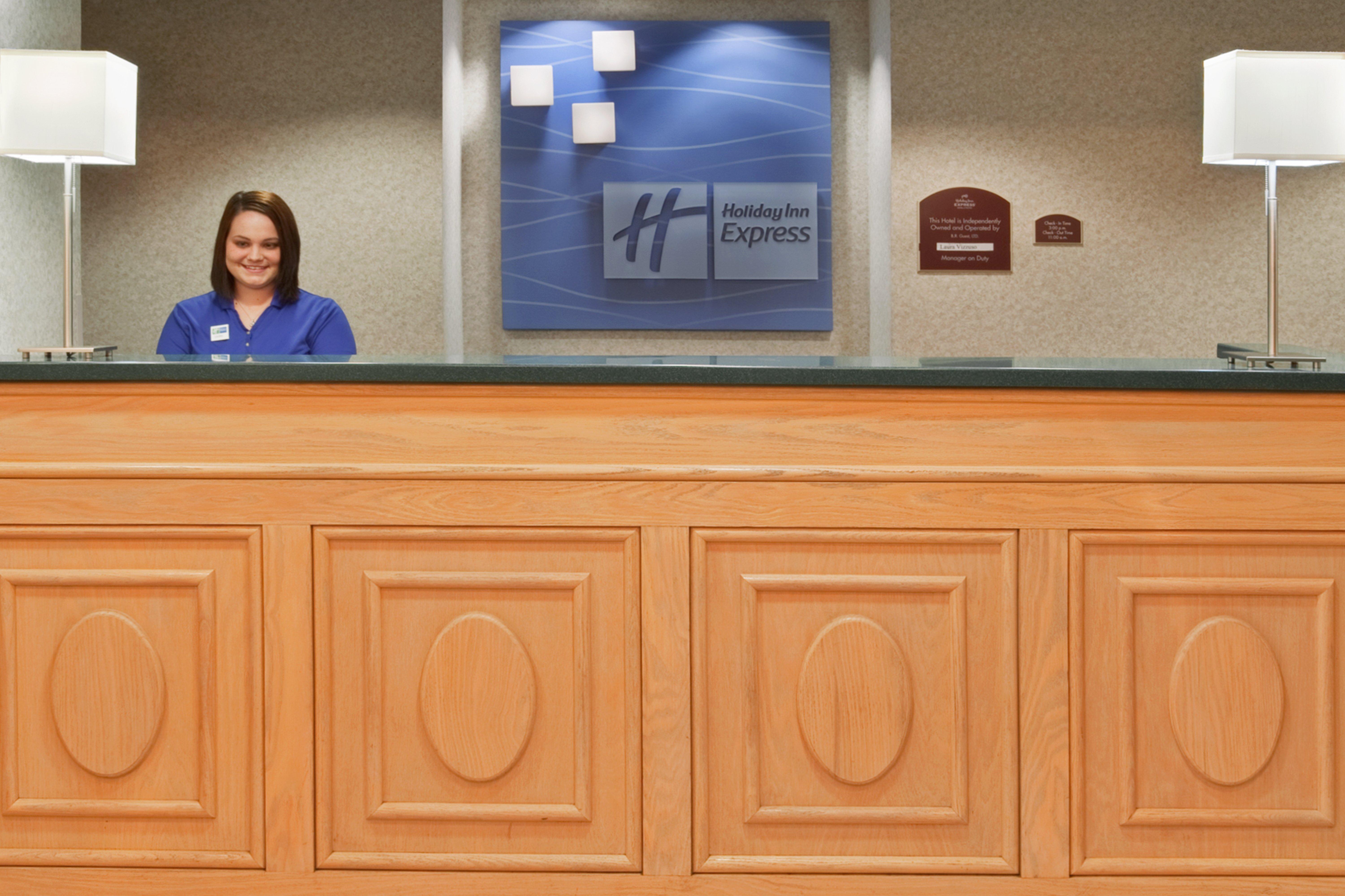 Holiday Inn Express & Suites Alliance By Ihg Bagian luar foto