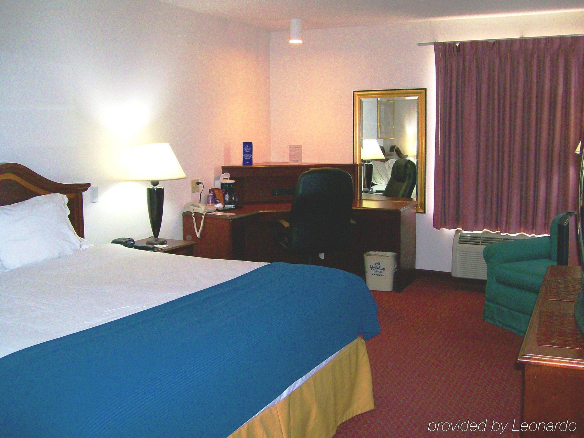 Holiday Inn Express & Suites Alliance By Ihg Bagian luar foto