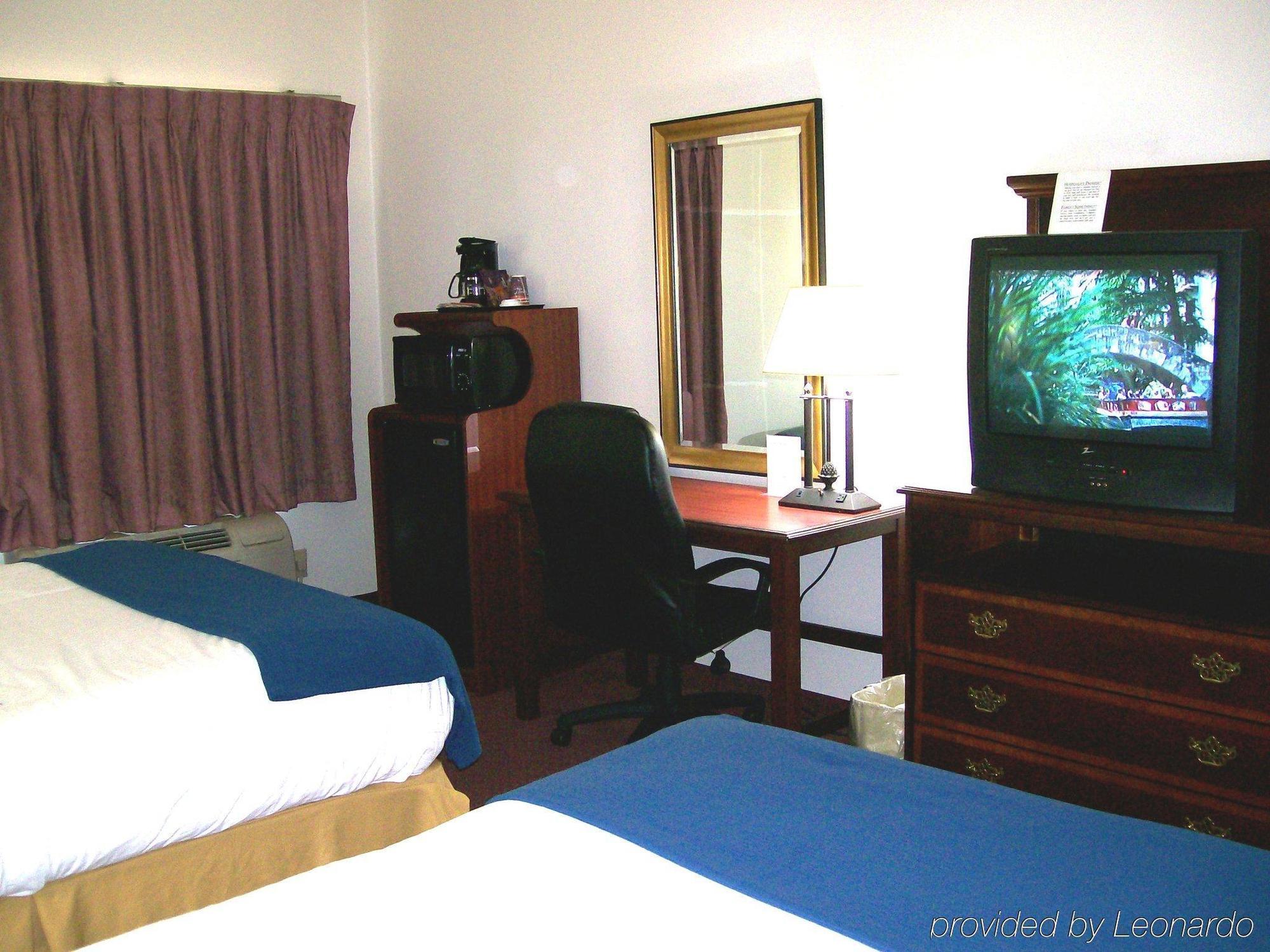 Holiday Inn Express & Suites Alliance By Ihg Bagian luar foto