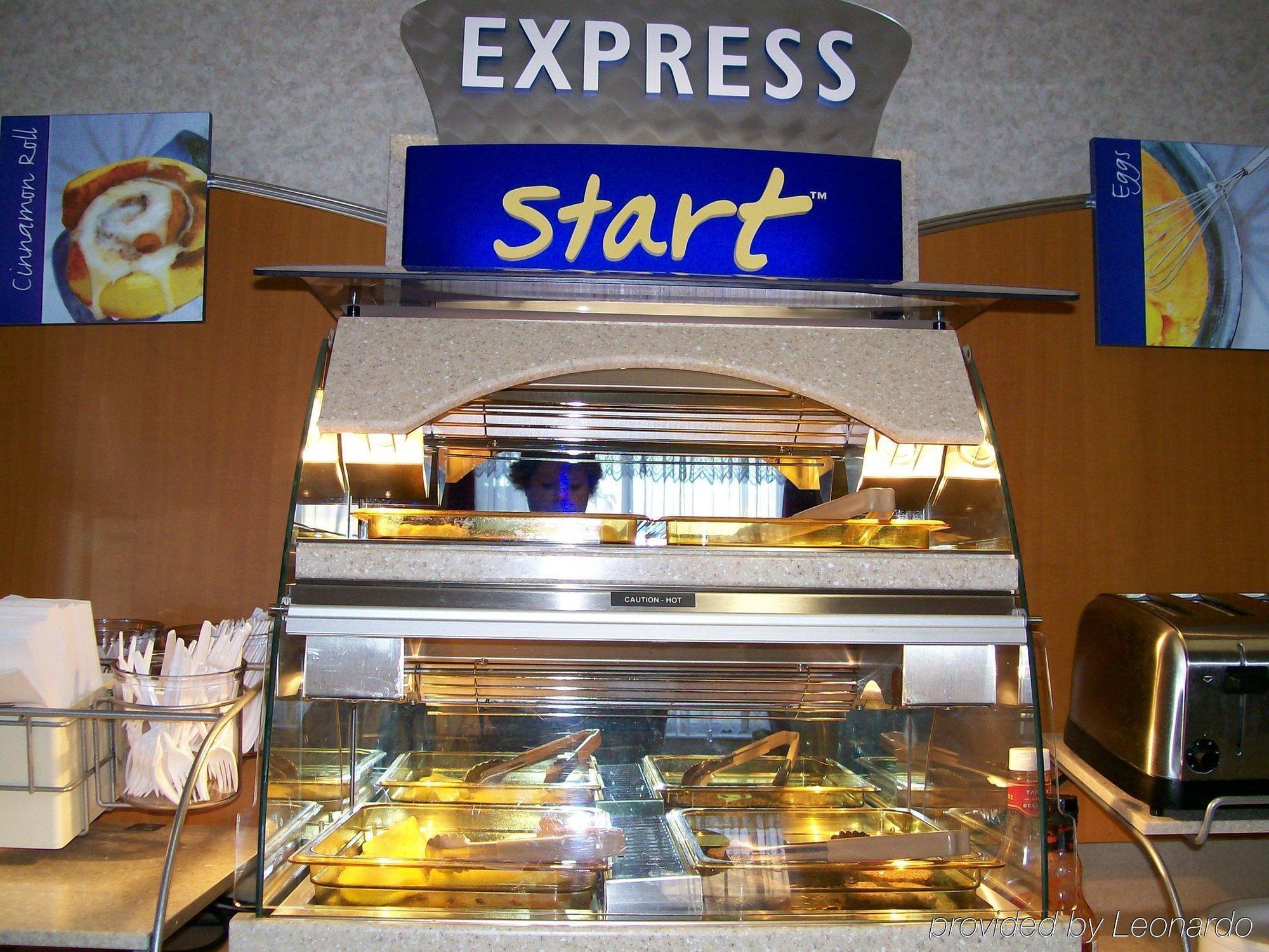 Holiday Inn Express & Suites Alliance By Ihg Bagian luar foto